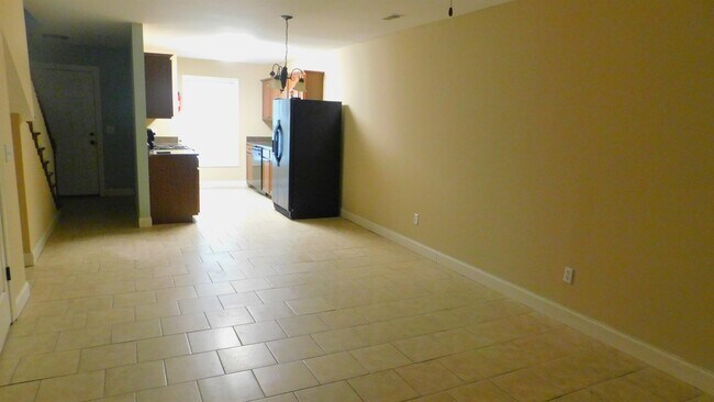 Photo - 317 Covington St