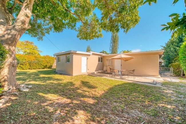 Photo - 12220 NE Miami Pl