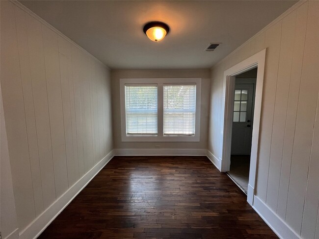 Photo - 118 N McKown Ave