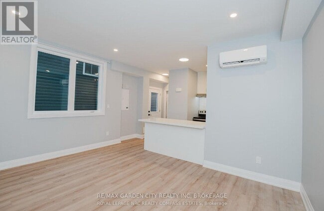 Photo - 105 Southworth St N