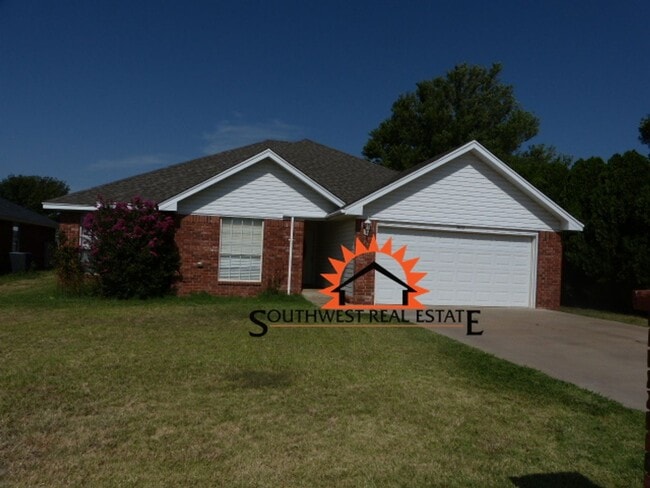 Building Photo - Beautiful 3 bedroom 2 bath brick home