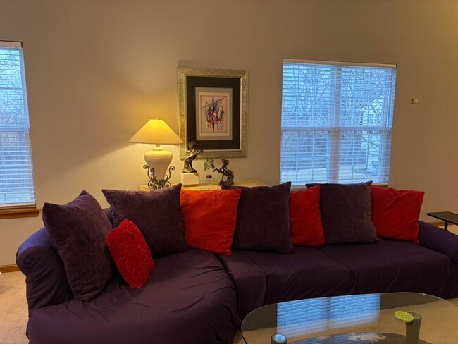 sala de estar principal - 701 Blackstone Ct