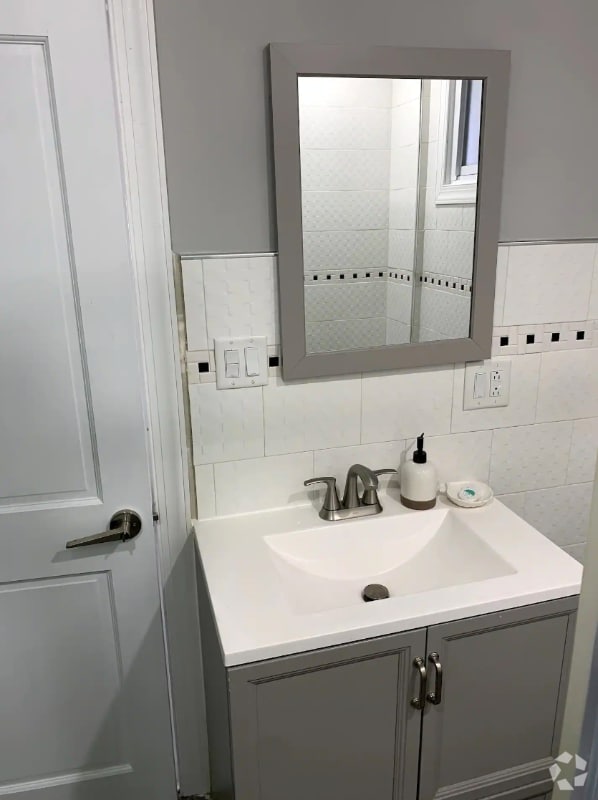 Building Photo - 850 Bleecker St Rental