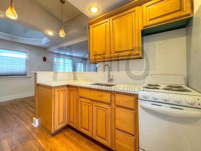 Photo - **COMING SOON** Spacious Windmill Studio Unit