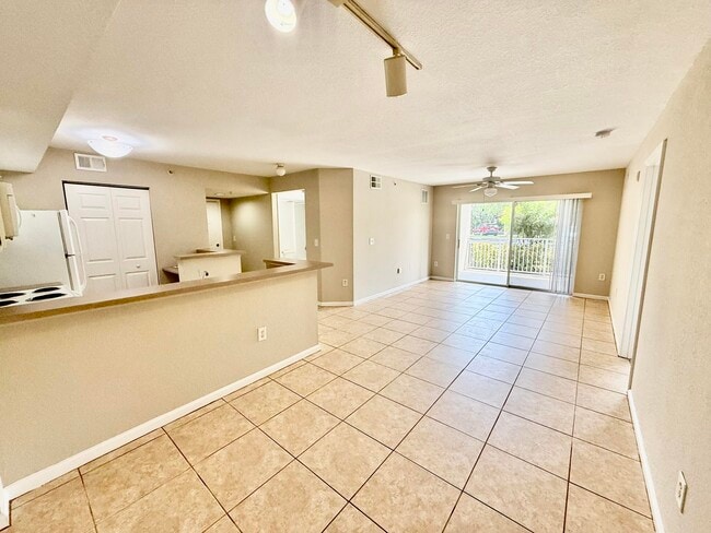 Photo - 181 SW Palm Dr Unit 103