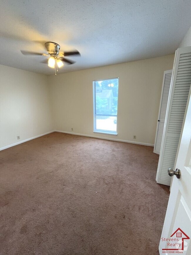 Building Photo - 419 Oriole Dr Rental