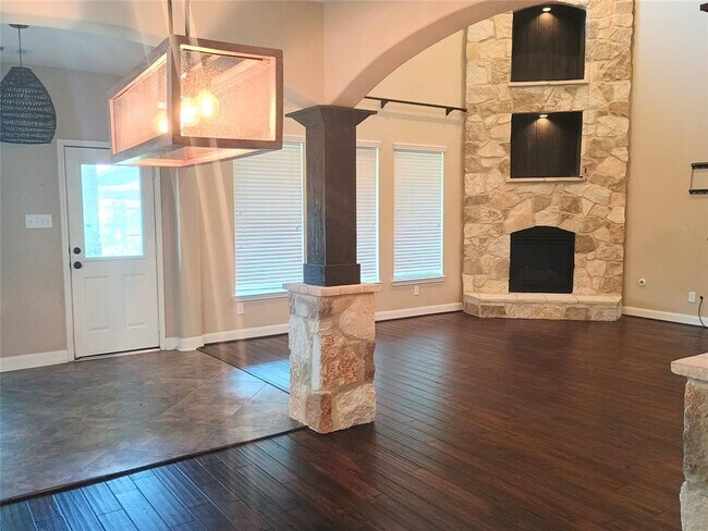 Photo - 4303 Evergreen Dr