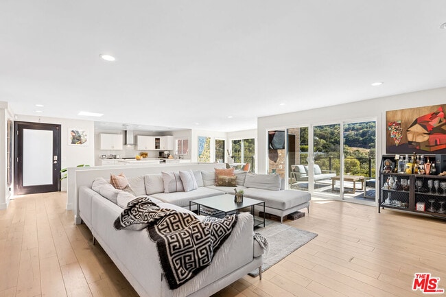 Photo - 3866 Alta Mesa Dr