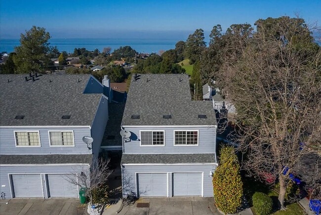 Photo - 620 Primrose Terrace