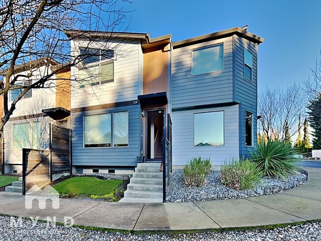 Building Photo - 118 N 43rd Pl