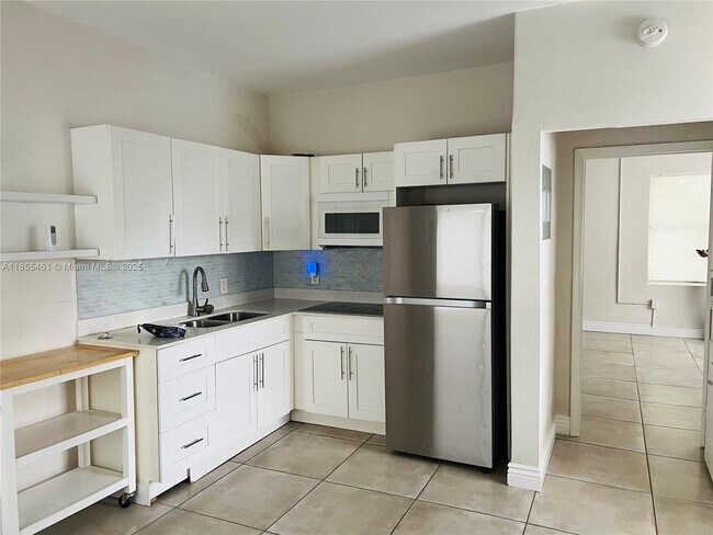 Building Photo - 1536 Polk St Unit 6 Rental