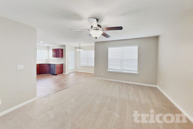 Photo - 501 Homey Dr