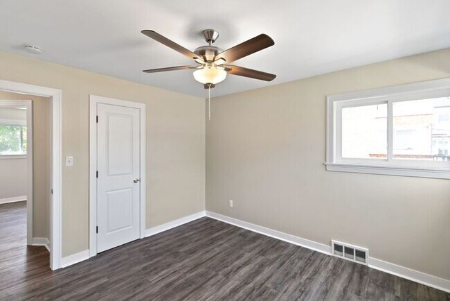 Spacious Remodeled Unit Accepting Section - Great Location!