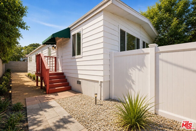 Photo - 6035 Fallbrook Ave