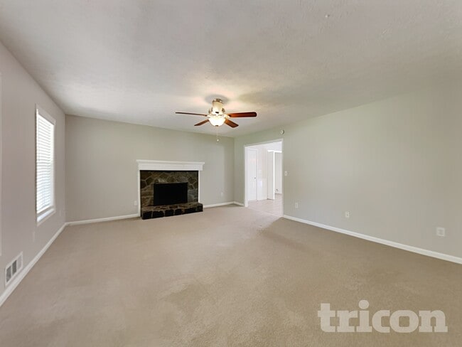 Photo - 712 Kings Ct