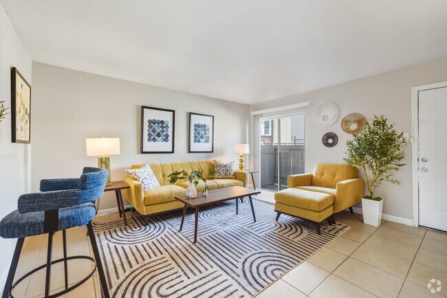 1 habitación, 1 baño - 623 pies cuadrados - Sala de estar/comedor - Spring Rose