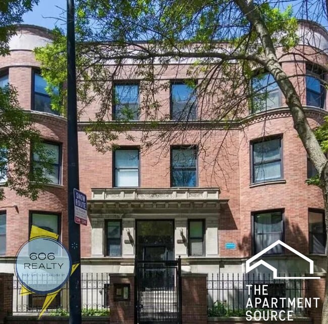 Building Photo - 5852 S King Dr Unit 1