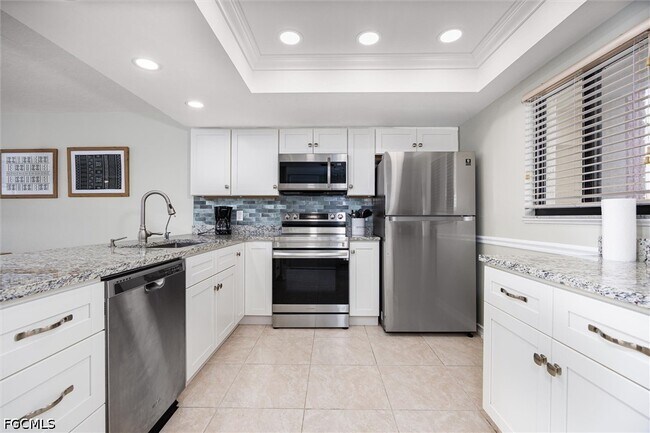 Building Photo - 16200 Bay Pointe Blvd Unit 206