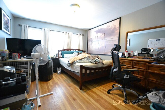 Photo - 63 Surrey St Unit 2