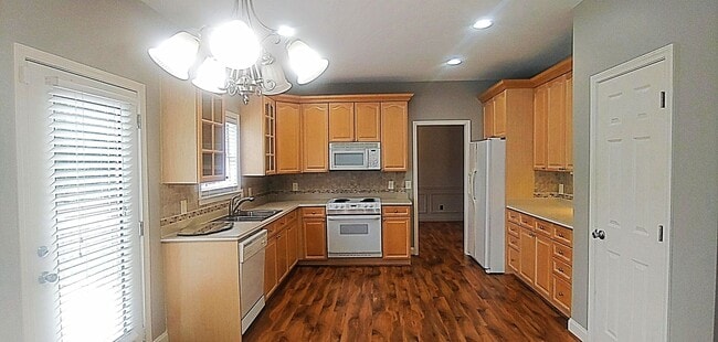 Photo - Beautiful 4 BR,  2.5 Bath Home in Oak Mountain School District Available Now