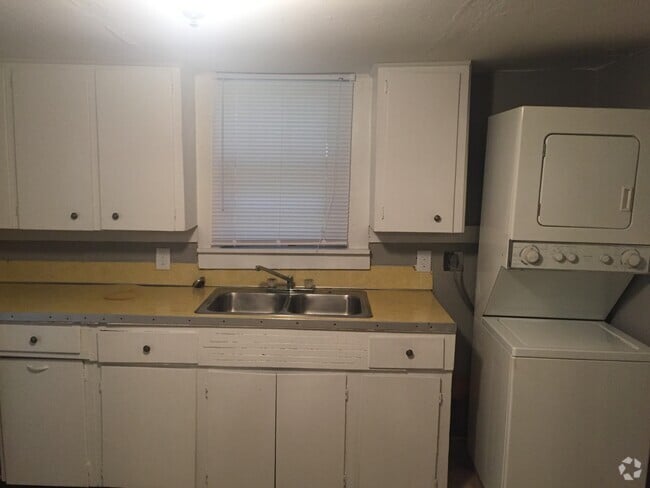 Building Photo - 1503 N Olive St Rental