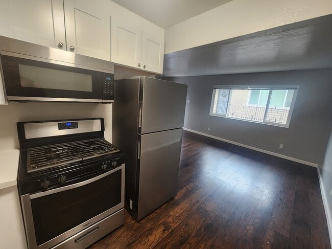 Photo - 1648 Russell St Unit 1