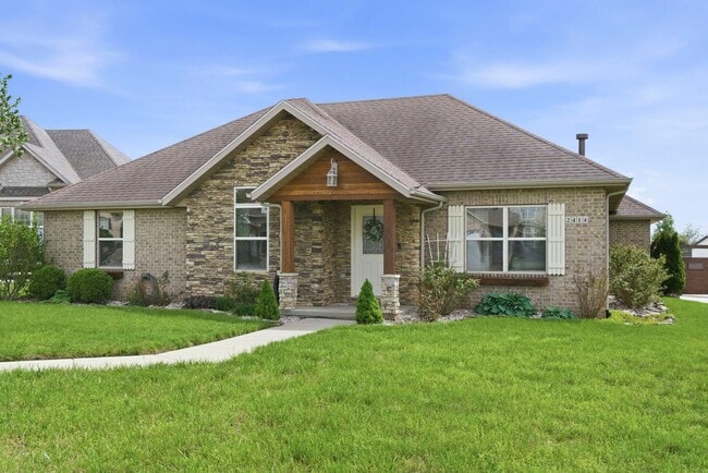 Photo - 3 Bedroom | 2 Bathroom | 2 Car Garage| Ozark MO | Fireplace | Separate Green House/Office | Fence...