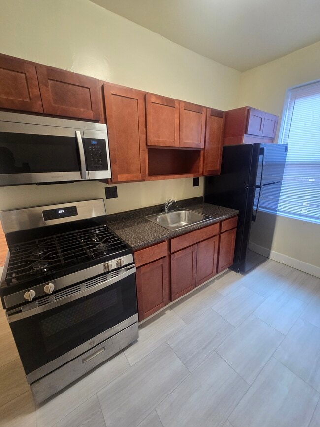 Building Photo - 46 Kelly Pky Unit 204