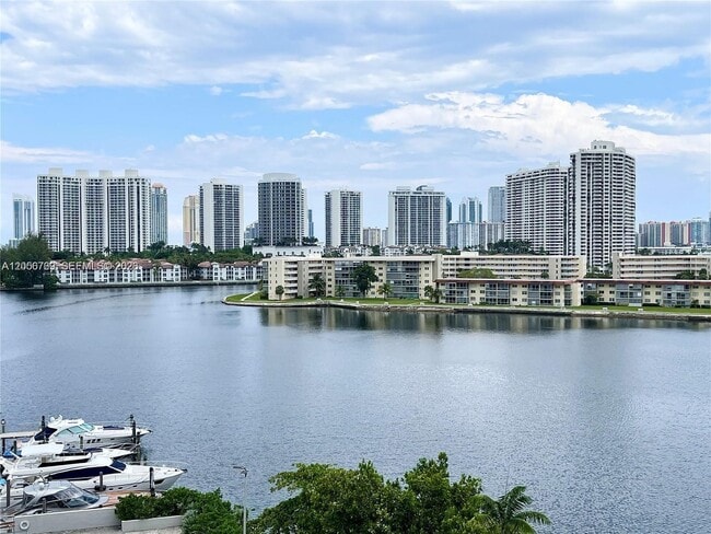 Building Photo - 18041 Biscayne Blvd Unit 803