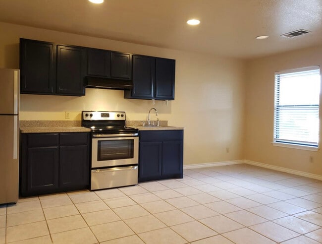 Photo - Log Cabin Plaza Unidad 104