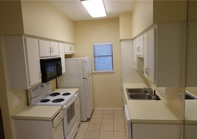 Photo - 106 E 30th St Unit 206