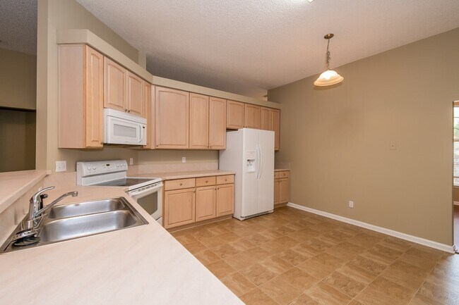 Photo - 1001 Flora Parke Dr