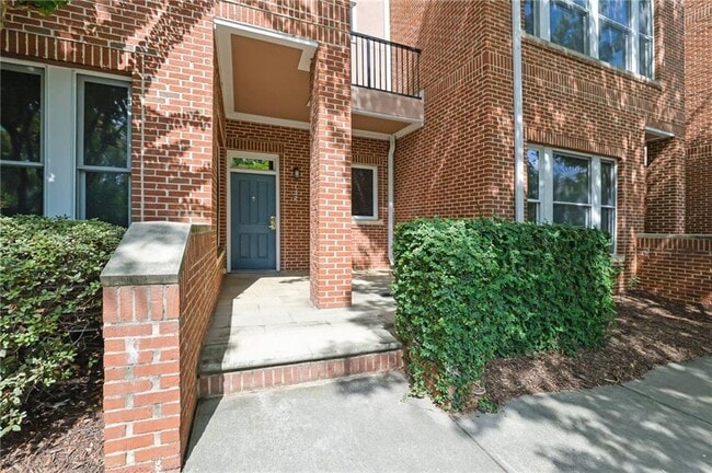 Photo - 745 Fountainhead Ln NE