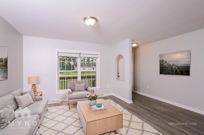 215 Clearwater Dr