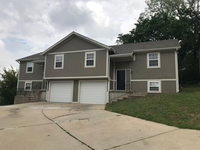 Photo - Beautiful 3 Bedroom 2 Bath Duplex!