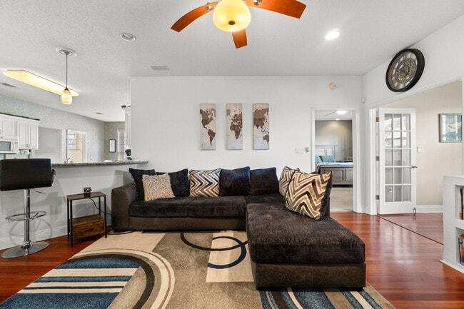 Photo - 8432 Millstream Dr