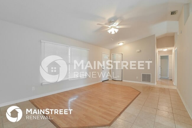 Photo - 718 Elwood St