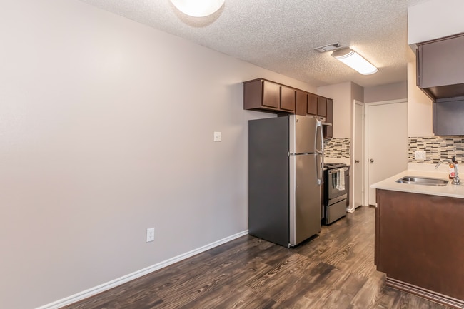 Eagle's Point Apartments