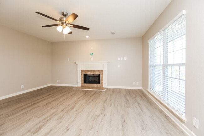 Photo - 7016 Zither Ln