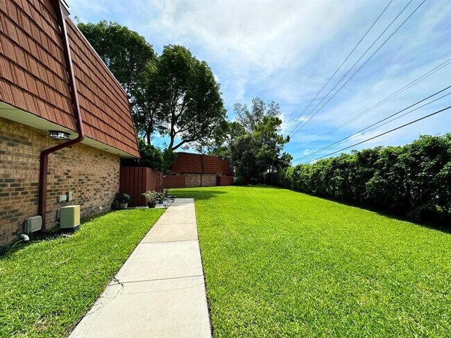 Photo - 1545 Augusta Cir