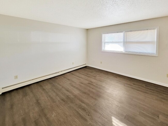 Building Photo - 2940 Vineland Ave SE Rental