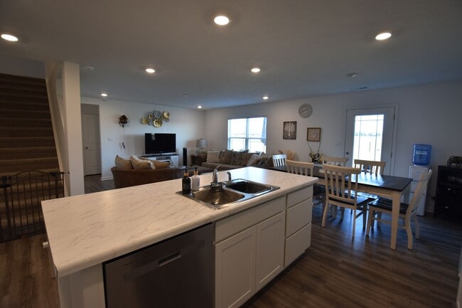 Photo - Five Bedroom Home in Greenfield for Rent