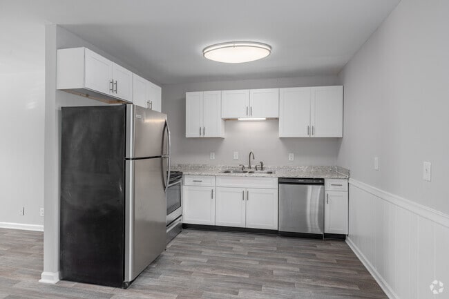 2BR, 1BA - 950SF - Kitchen