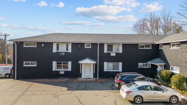 80 Hillside Ave