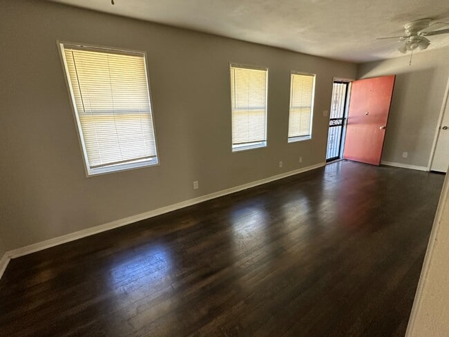 Building Photo - 4931 Kimball Ave