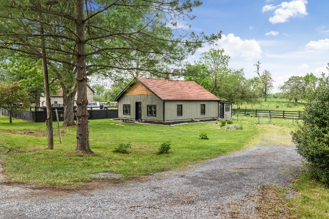 Photo - 6 Triple Oak Ln