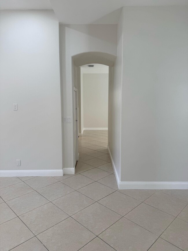 Photo - 5076 SW 38th Way