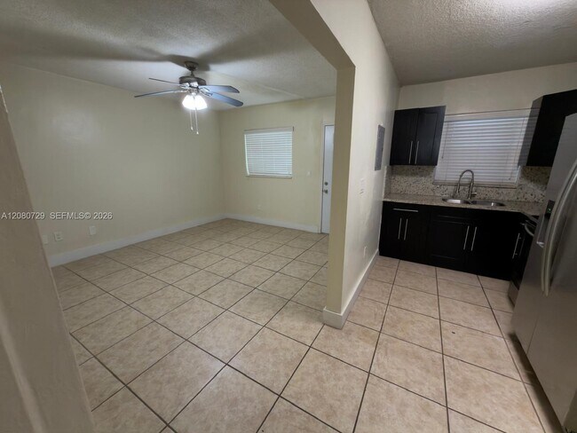 380 E 35th St Unidad 9
