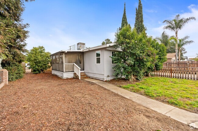 Building Photo - 720 S Velie St Rental