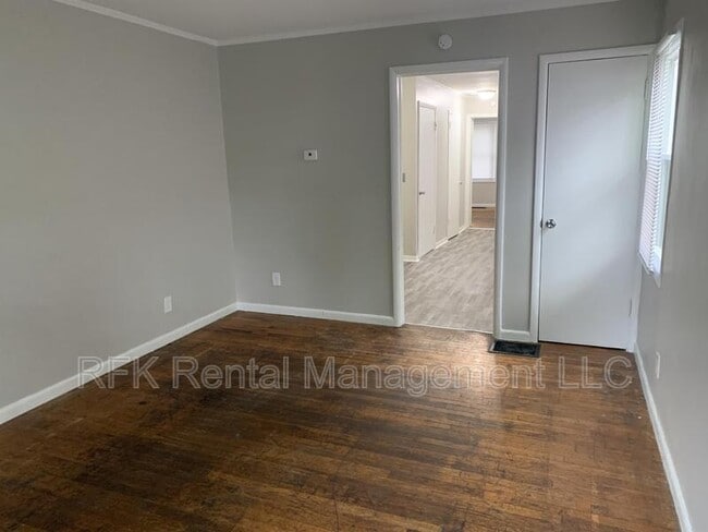 Photo - 1460 W 32nd St